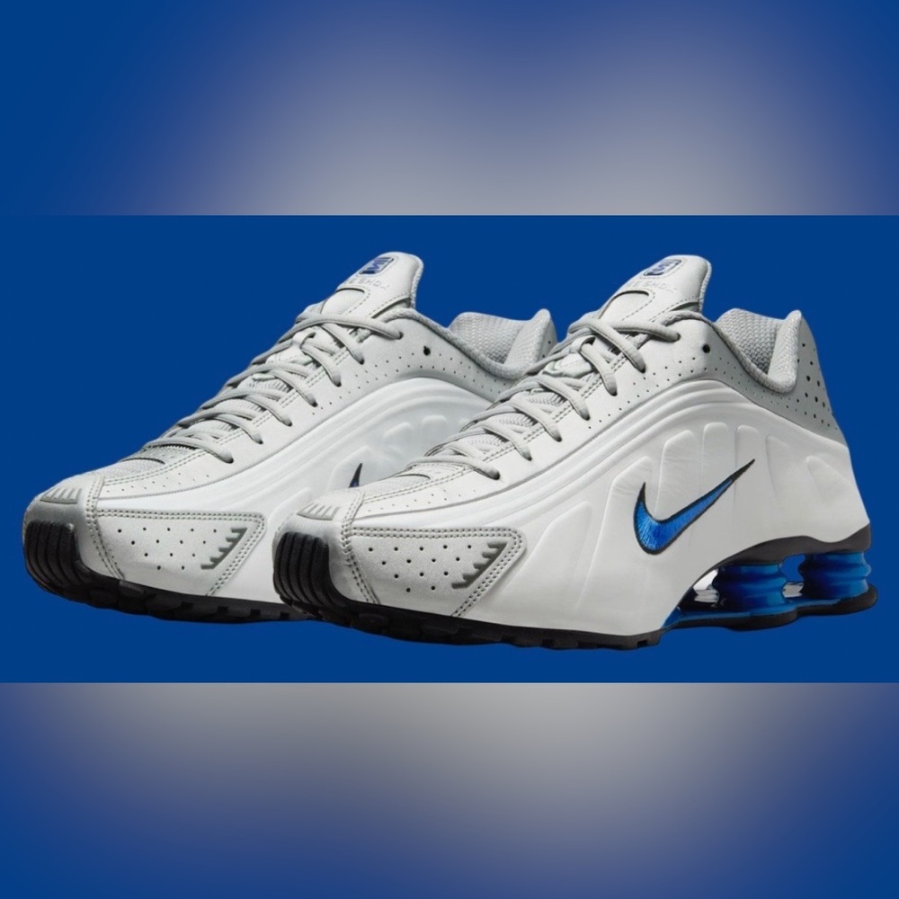 NIKE SHOX R4 HQ1988-100 Mens 15 brand new in box